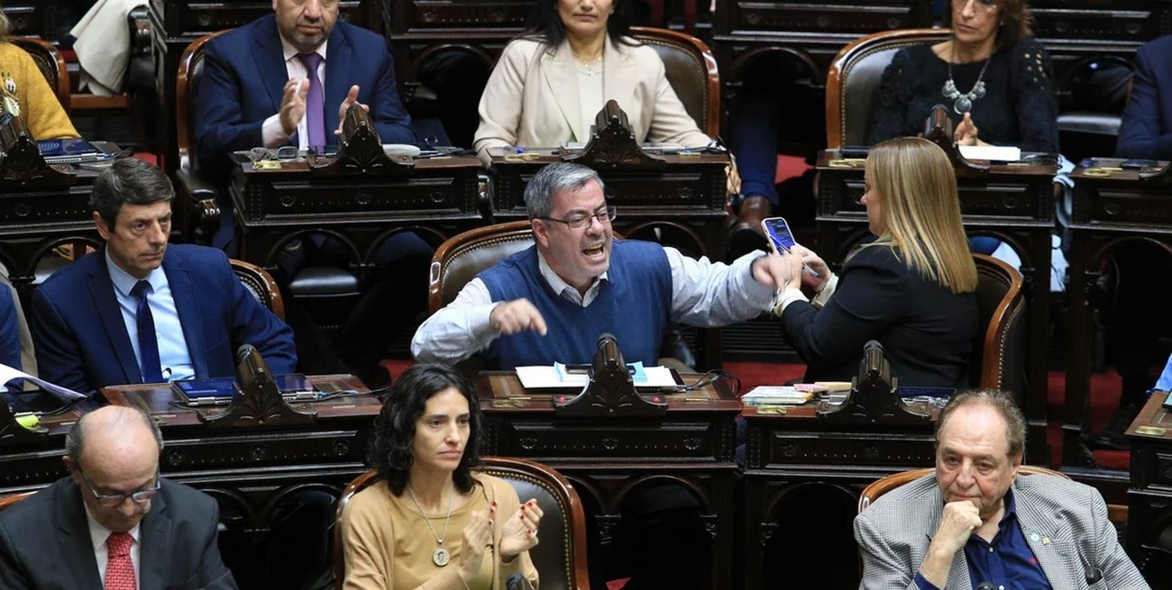 La oposición avanza para poner límites al Ejecutivo en el uso de los DNU