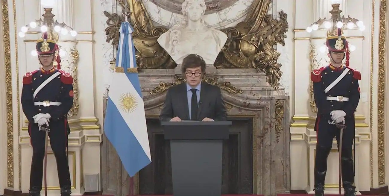 Milei realizará una cadena nacional sobre YPF: a qué hora se transmite
