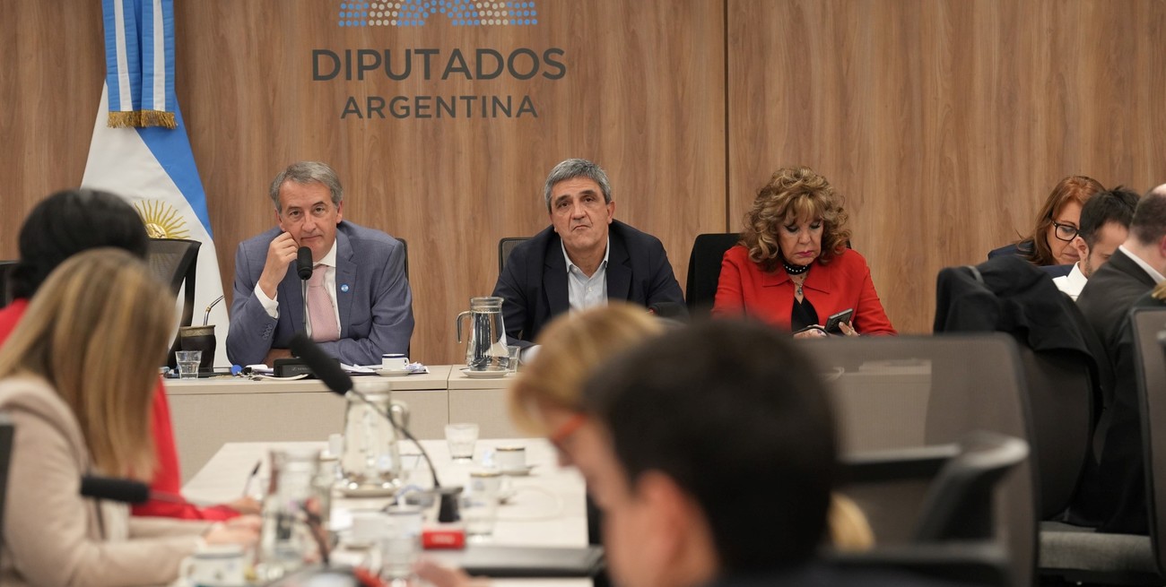 En Diputados, la oposición avanzó con el dictamen para interpelar a Karina Milei y Mario Lugones