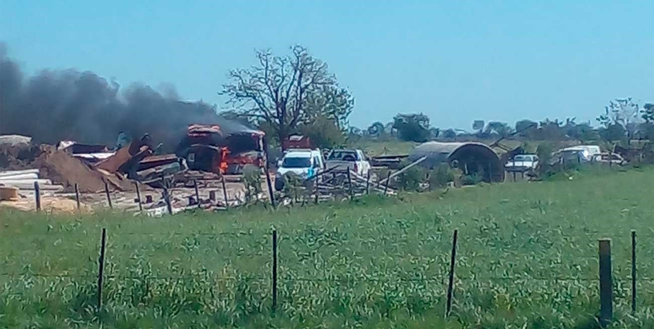 Feroz incendio en la planta de hormigonado municipal de Rafaela