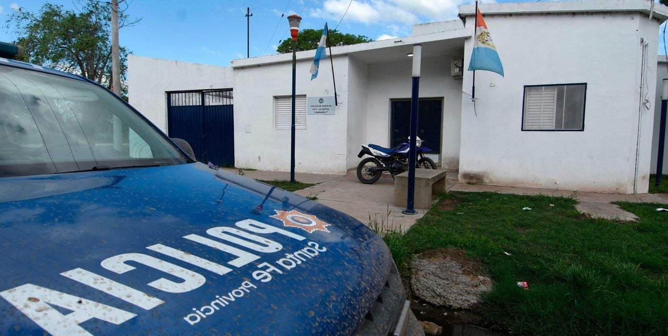 Por el caso del camillero estafador de mujeres, secuestraron 32 celulares de una comisaría