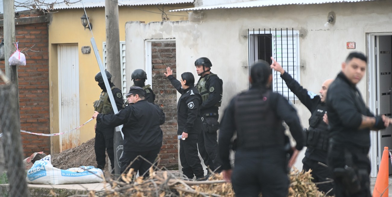 El policía atrincherado que mató a su exesposa desistió de la apelación y aguarda que lo acusen por femicidio