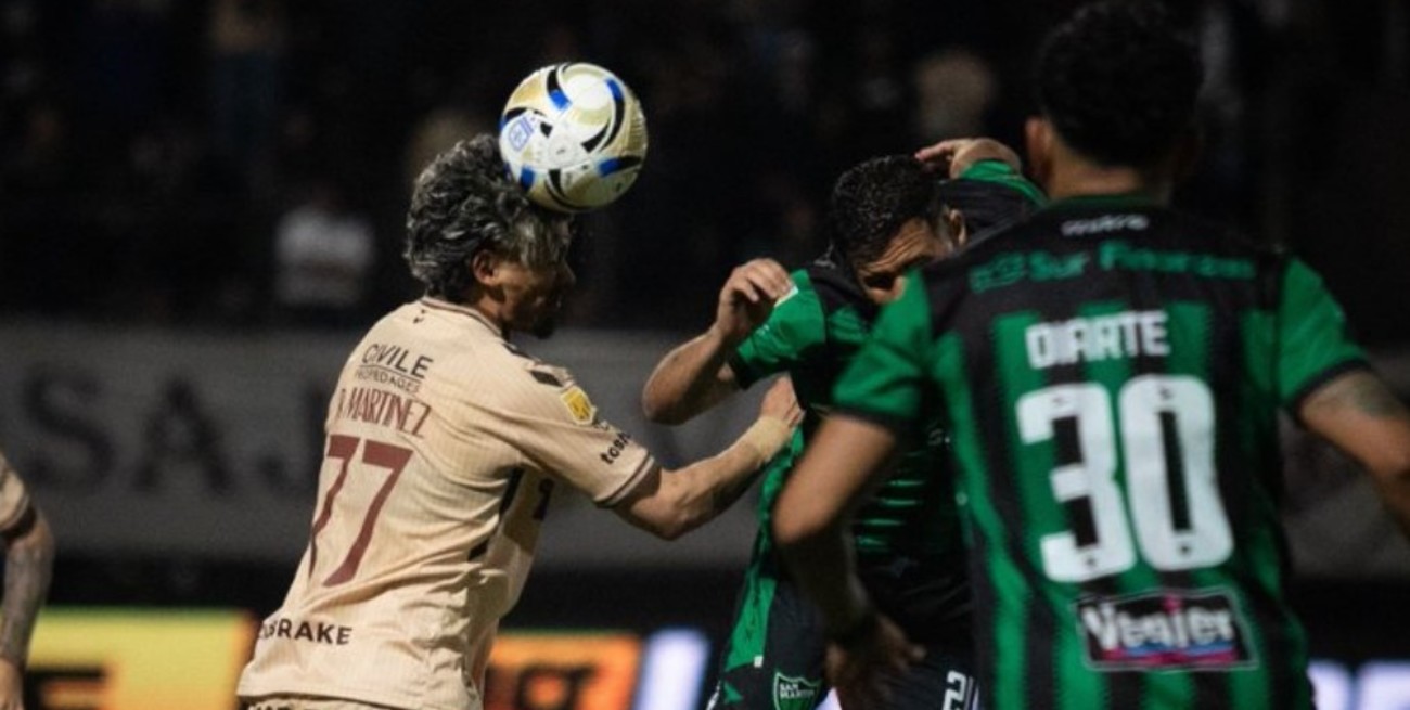 Platense y San Martín empataron por 2 a 2 y se acercaron a la zona de clasificación