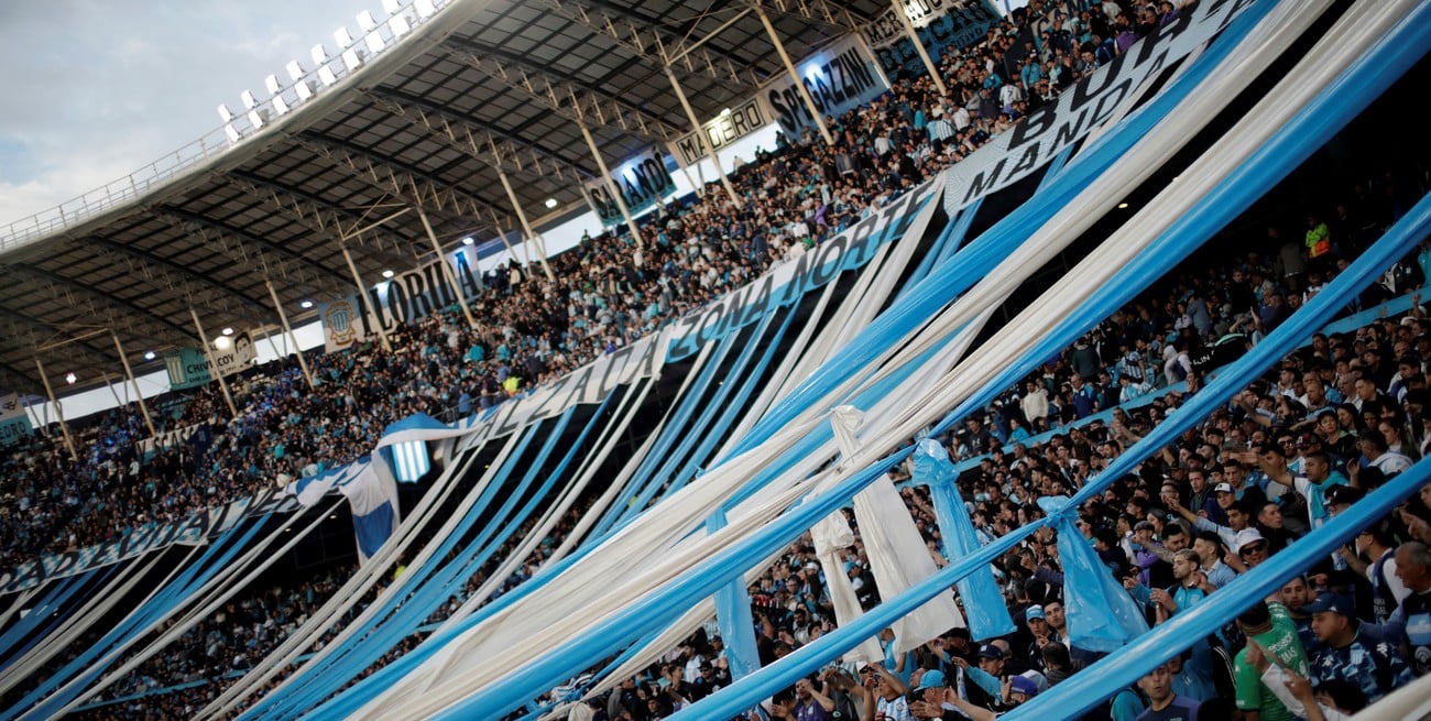 Racing e Independiente se enfrentan en un duelo de realidades opuestas