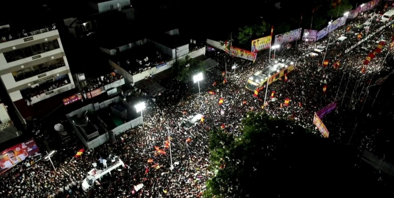 Tragedia en India: 39 muertos en una estampida durante un acto político 