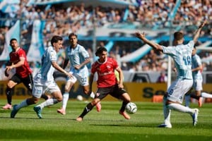 Independiente y Racing vuelven a verse las caras en un contexto donde el orgullo pesa tanto como los puntos.