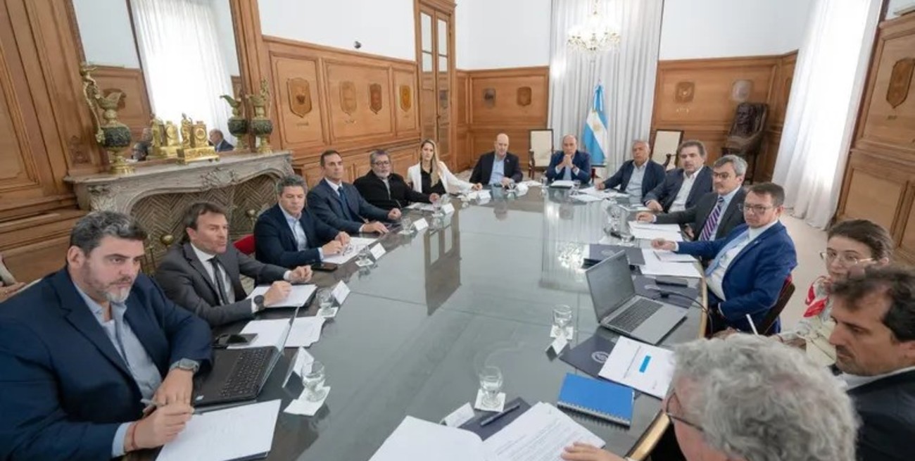 Cuarta reunión del Consejo de Mayo, con la reforma tributaria en el centro de la mesa
