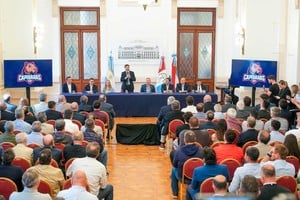 El gobernador Pullaro encabezó la presentación en Casa Gris.