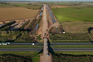 Santa Fe continúa consolidando su plan de obras para la competitividad logística del polo agroexportador en el complejo portuario del Gran Rosario.