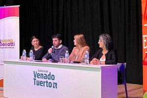 La conferencia de prensa estuvo encabezada por el intendente Leonel Chiarella.