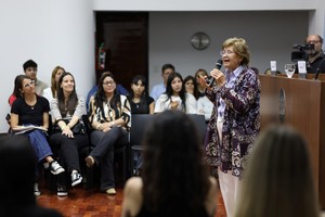La especialista habló de la importancia de las rutinas, rituales y hábitos en la crianza. Foto: Gentileza Concejo