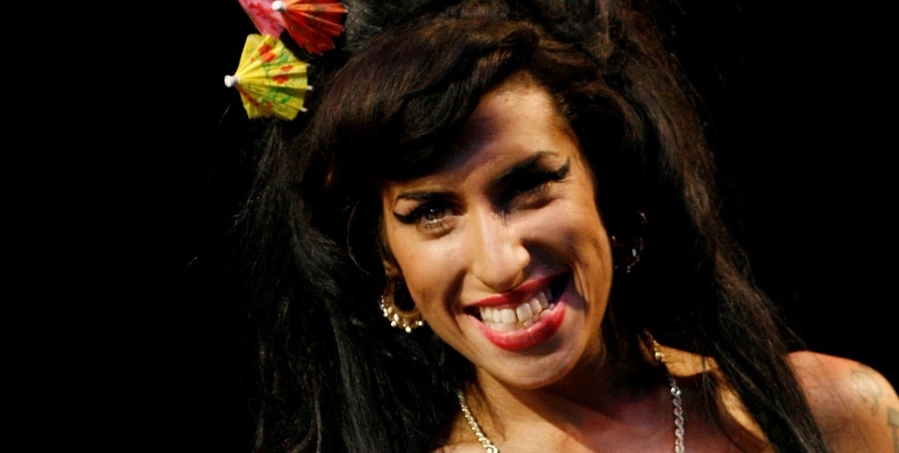 El padre de Amy Winehouse perdió el juicio contra las amigas de su hija
