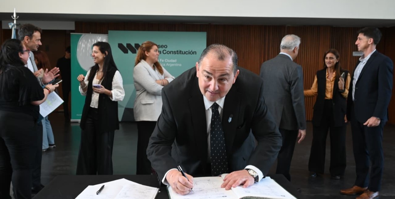 La ciudad de Santa Fe juró la nueva Constitución Provincial