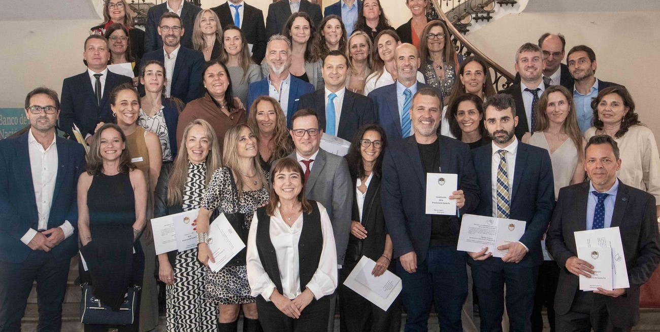 Con epicentro en Rosario, defensores y fiscales juraron la nueva Constitución Provincial