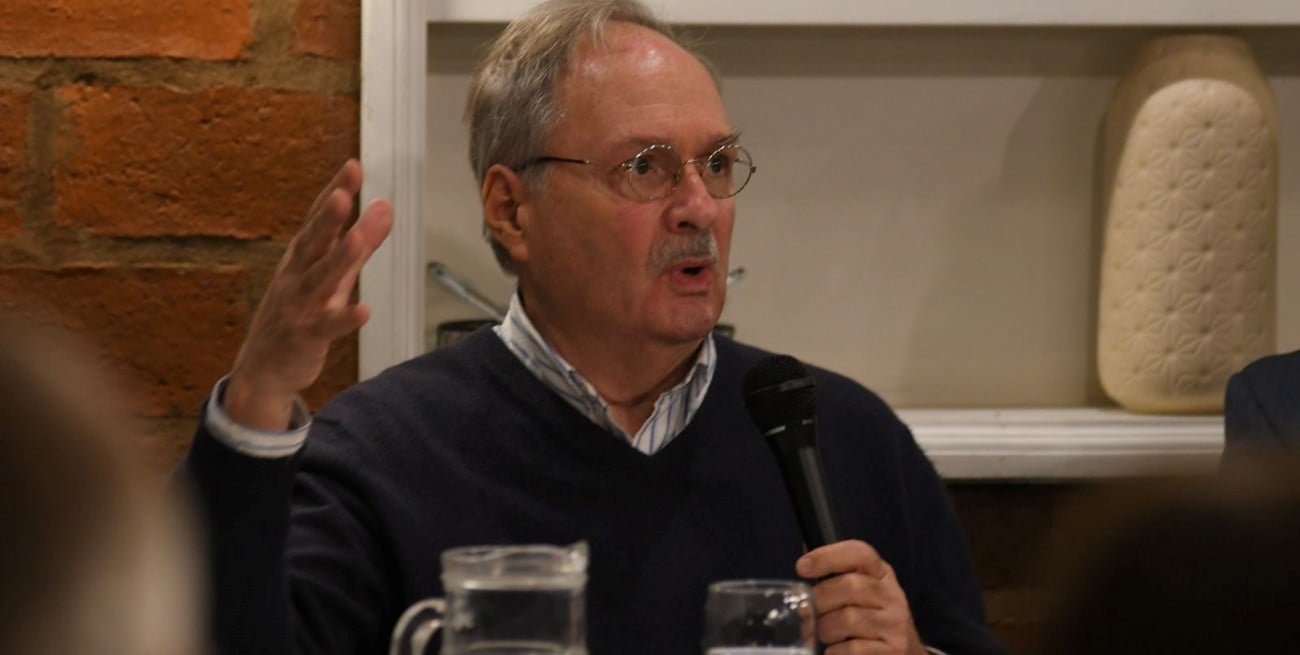 Presentan el libro “Lo que dicen, susurran o callan”, de Gustavo Vittori