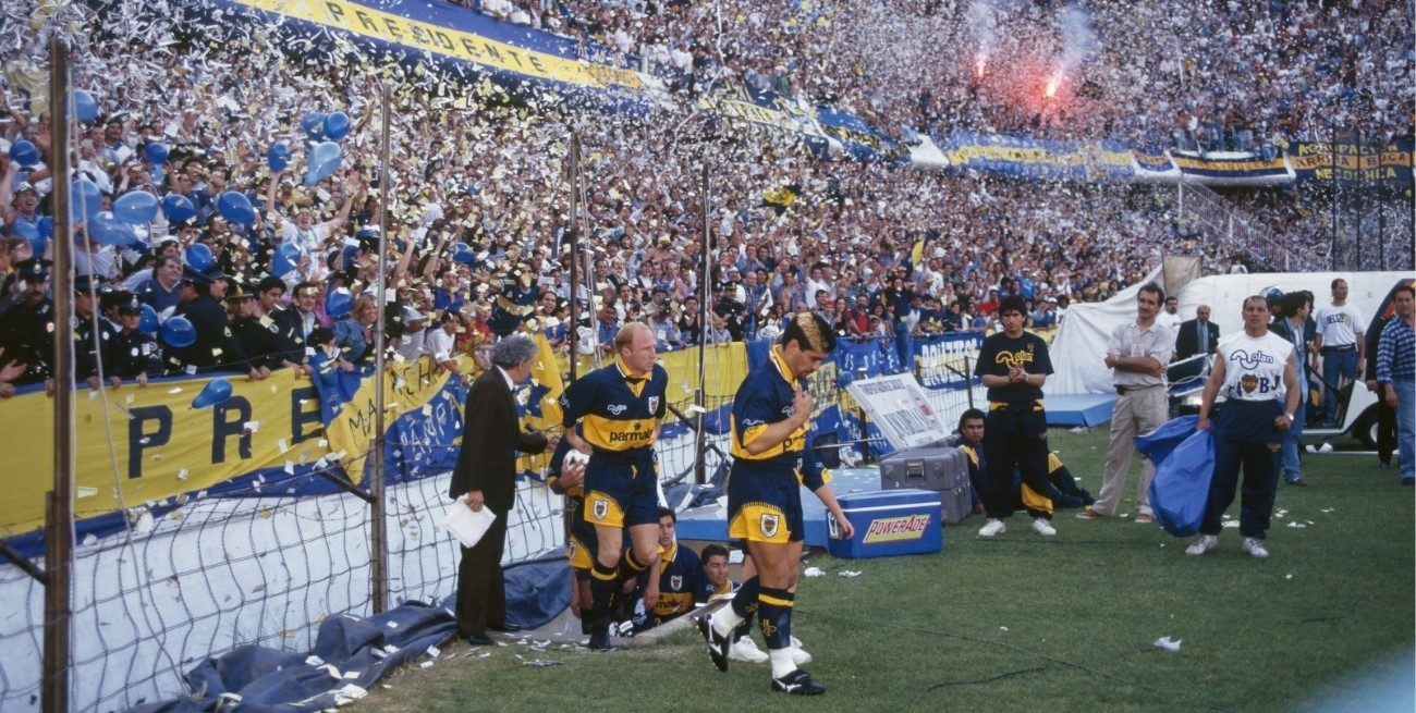 La vuelta del 10: el mechón amarillo, la Bombonera y una postal eterna de Maradona