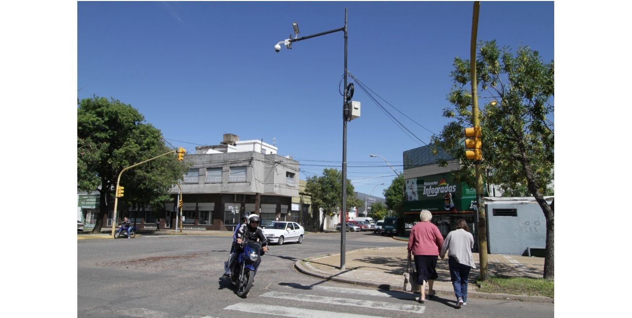 Cuáles son las cuatro infracciones que ya registran las fotomultas sobre motos en la ciudad de Santa Fe