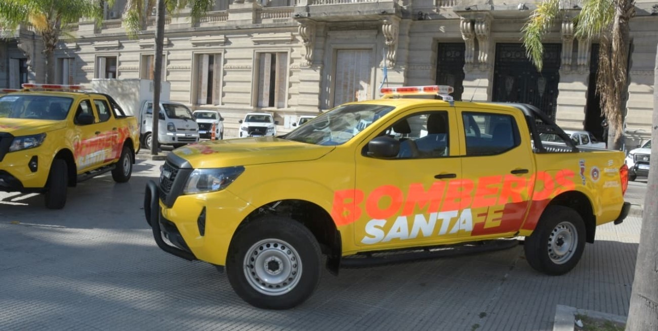 Santa Fe incorporó 22 camionetas para combatir incendios y cuidar la biodiversidad