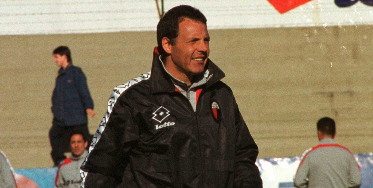 “Te voy a explicar por qué pongo a Favre de zaguero”, una anécdota de Russo como DT de Colón
