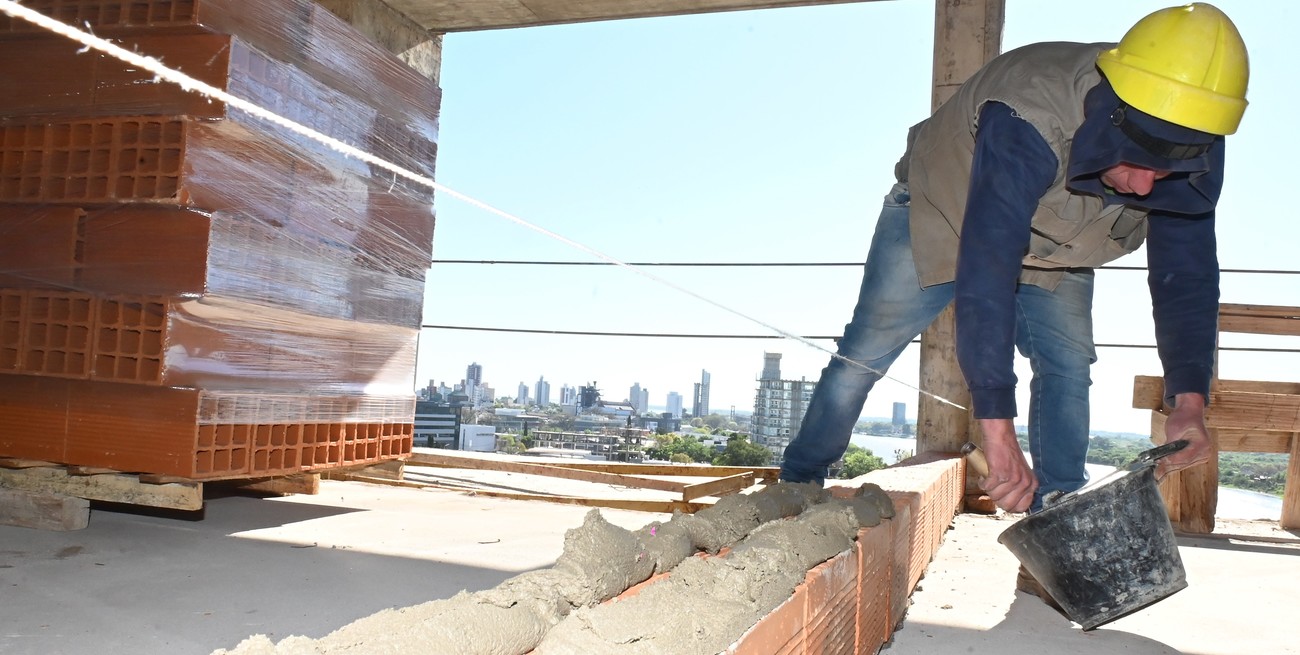 La industria y la construcción tuvieron leves subas en agosto