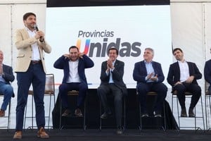 Gobernadores de seis provincias, incluido el electo por Corrientes, y el candidato a diputado nacional de Córdoba por Provincias Unidas se reunieron en Jujuy para reafirmar su propuesta de cara a las elecciones legislativas de octubre y a un nuevo modelo de país.