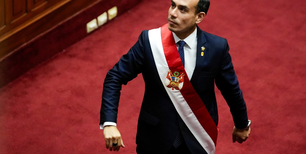 José Jerí asumió la presidencia interina de Perú tras la destitución exprés de Dina Boluarte