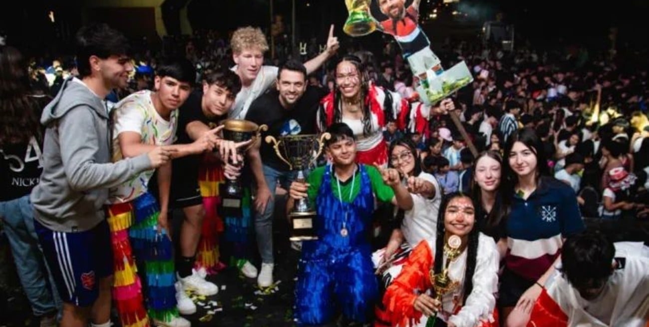 Avellaneda celebró a sus jóvenes: una multitud participó del cierre de la Estudiantina 2025