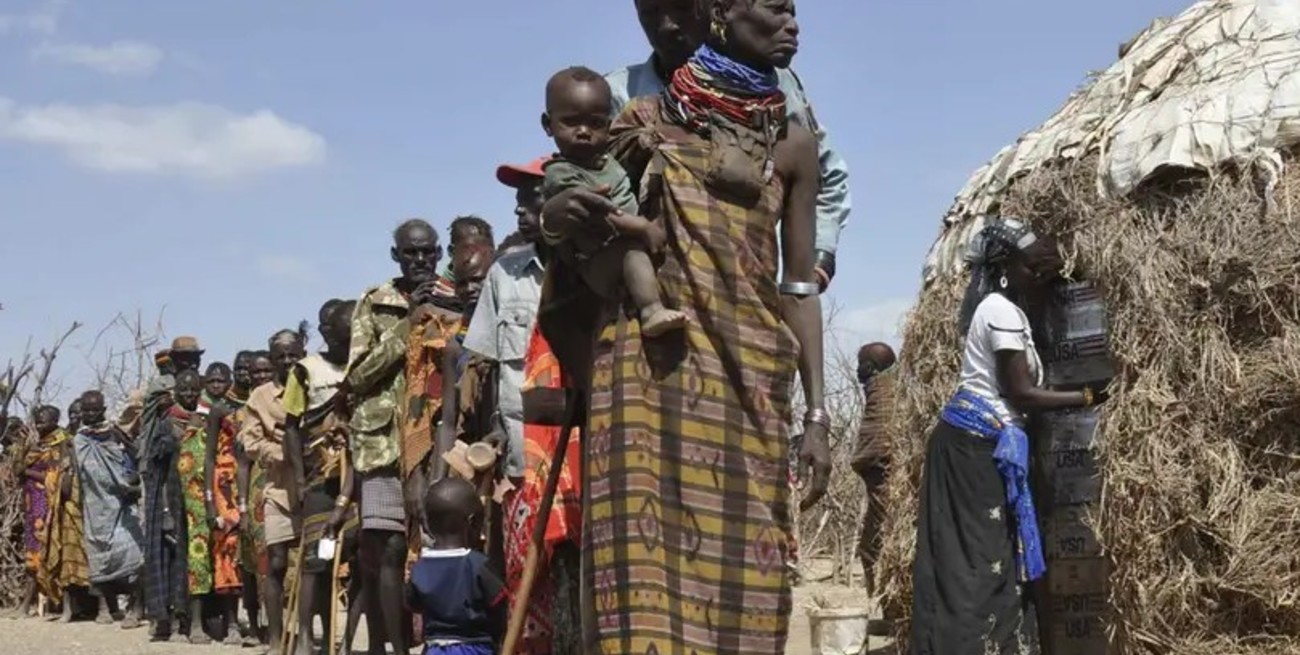 Cómo un pueblo africano sobrevive con una dieta que podría matar a cualquier occidental