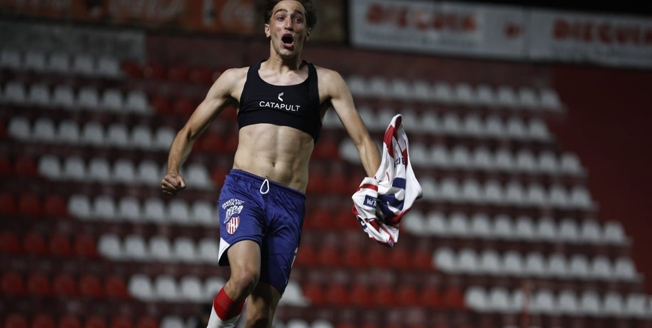 El defensor Tomás Fagioli firmó su primer contrato con Unión