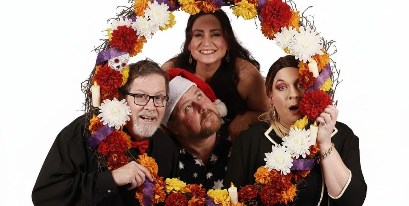 Cuatro extraños, un velorio y el brindis navideño