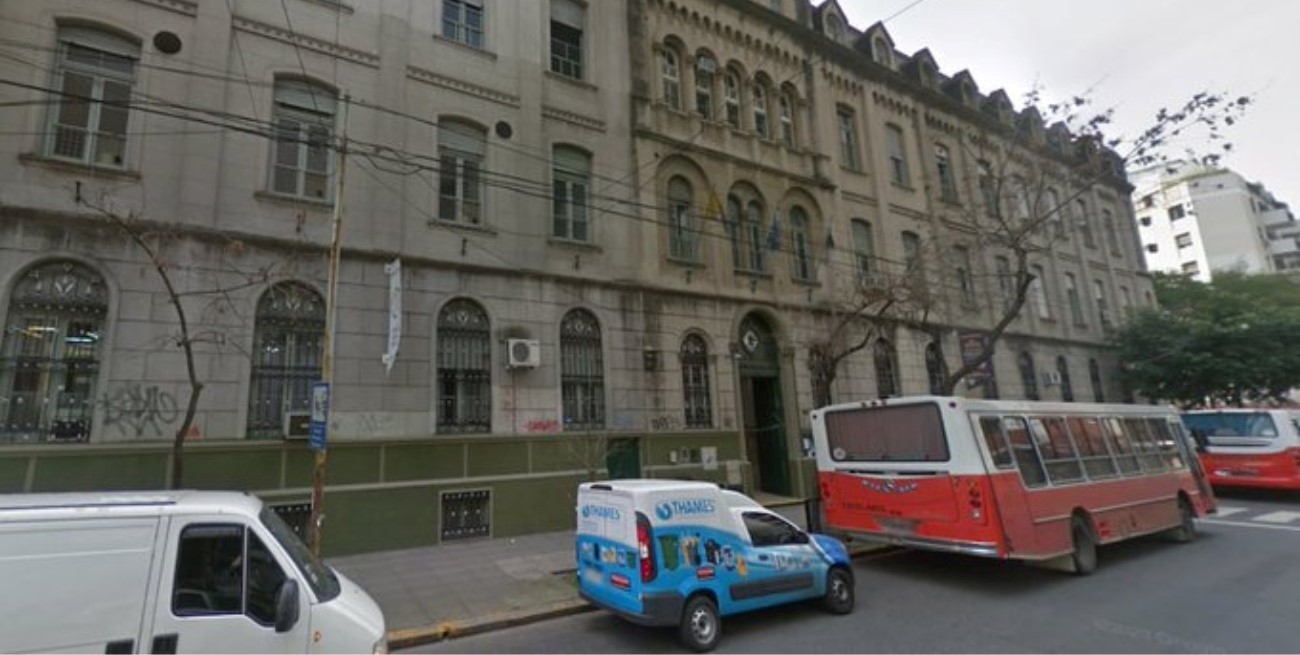 Video del experimento que explotó en Palermo: cuatro heridos y un alumno grave