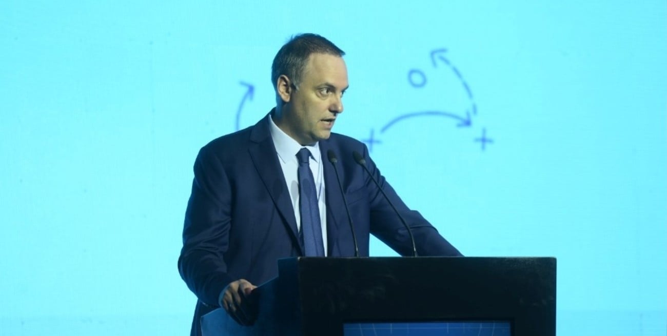 Tras la salida de Francos y Catalán, Adorni calificó lo que viene como la etapa más federal del Gobierno nacional
