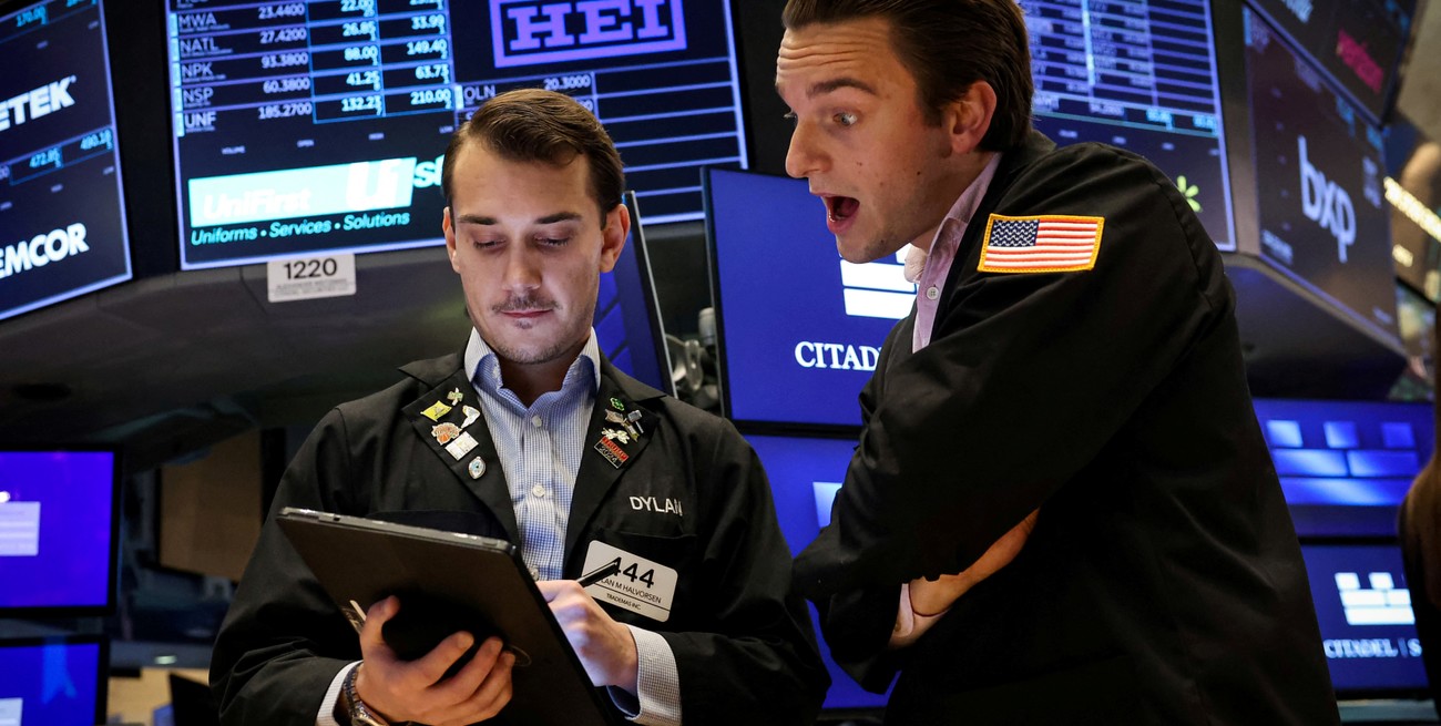 Reacción en Wall Street: acciones y bonos argentinos rebotan tras el mensaje de Trump