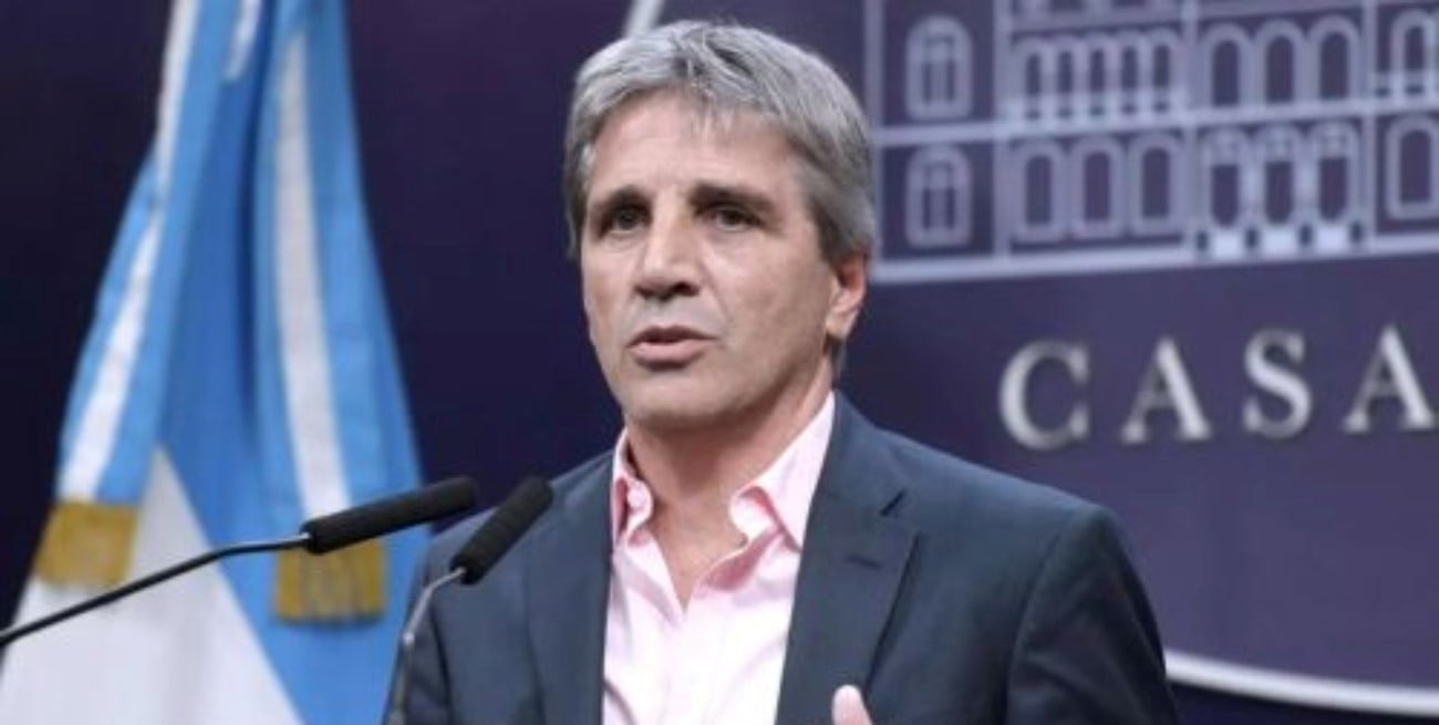 Suba de impuestos en Pilar: Caputo llamó a no comprar y tildó de irresponsable al intendente 