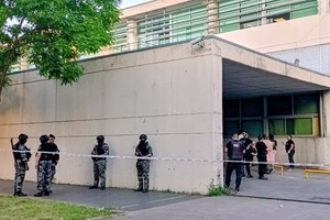 Operativo de seguridad en el HECA. Foto: Marcelo Manera