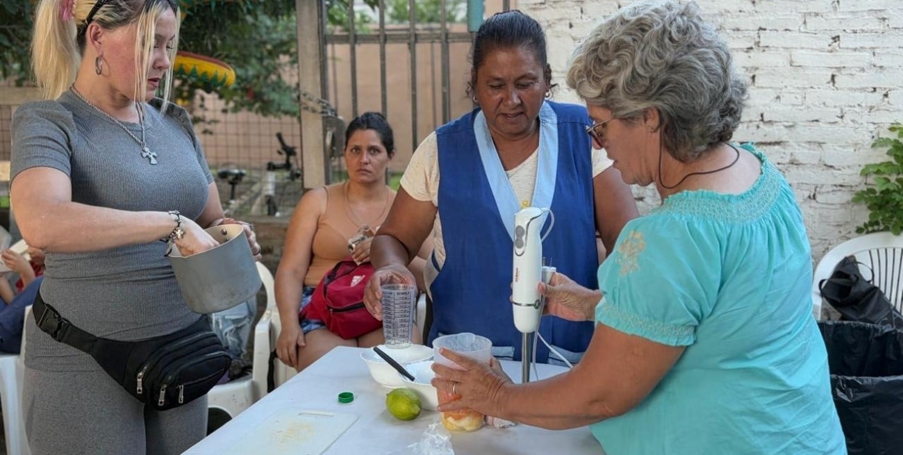 Capacitan a referentes de comedores y merenderos
