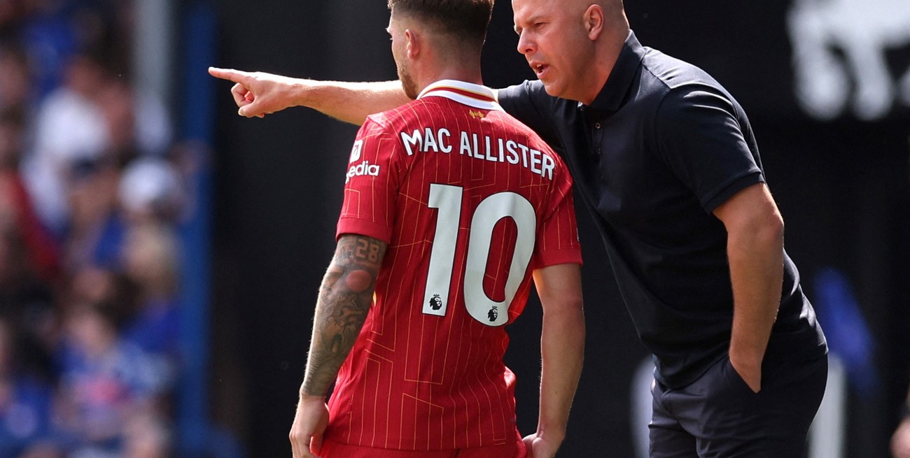 Arne Slot cuestionó a Mac Allister por su arranque de temporada en Liverpool