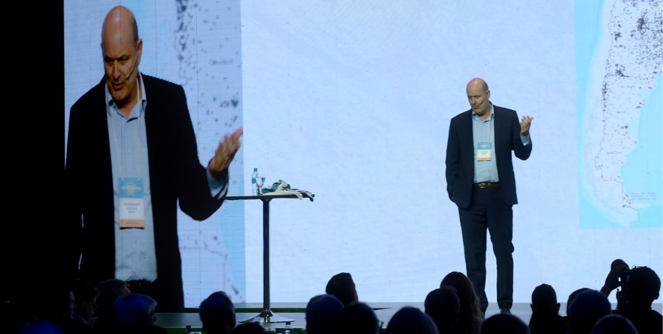 Sturzenegger destacó la baja de costos por sacarle “poder coercitivo” a los gremios