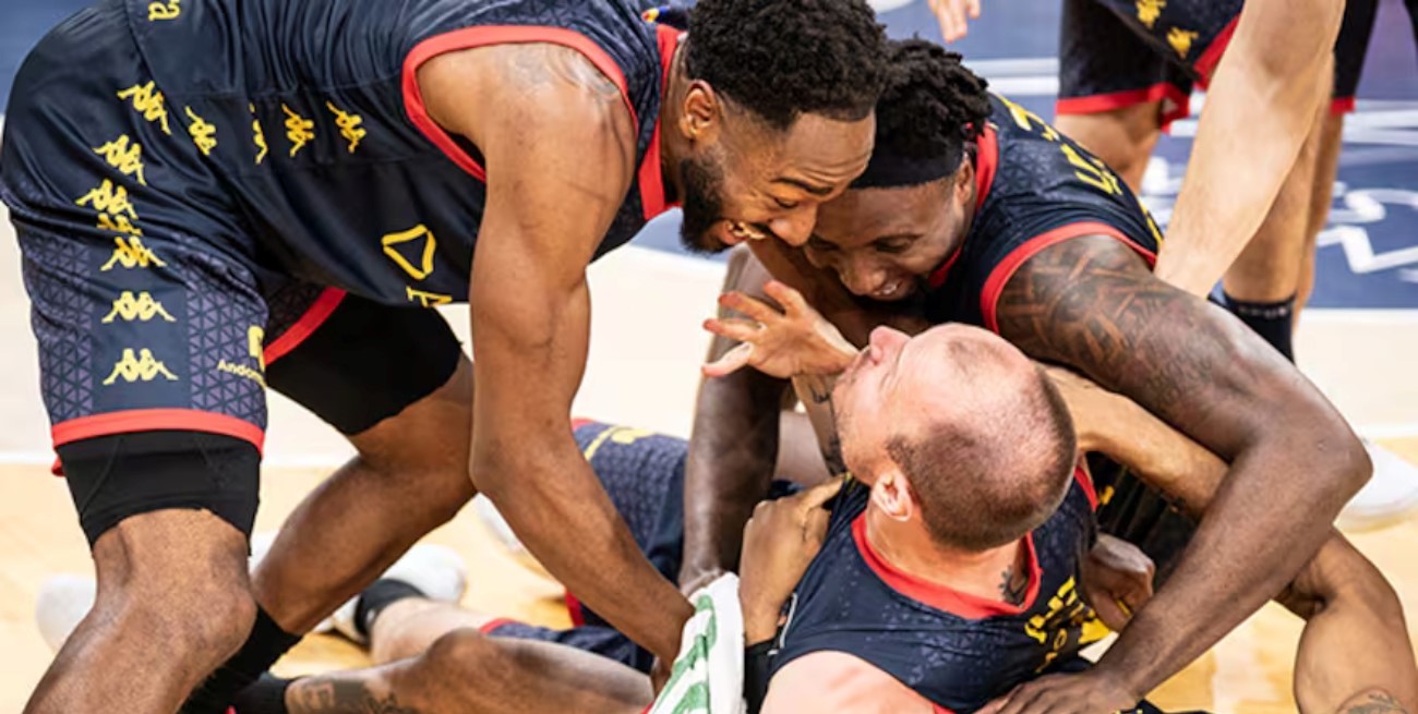 El triple monumental de Rafa Luz desde más de 25 metros que enloqueció la Liga ACB