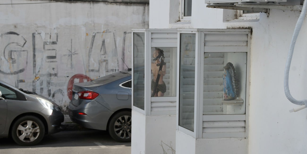 ¿Por qué las imágenes de la Virgen de Guadalupe y San Jerónimo están en el estacionamiento del municipio?