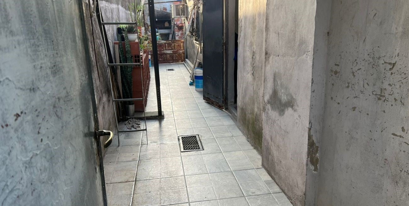 En Nueva Pompeya: escuchó ruidos en el techo de su casa, salió a mirar y terminó muerto