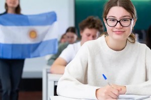 Los jóvenes y el futuro. Siempre, una persona vale más que todo el conjunto de ideas que sostienen a una teoría de la política.