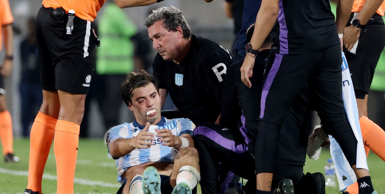 Increíble: Marcos Rojo lesionó en el rostro a un compañero en la caída de Racing ante Flamengo