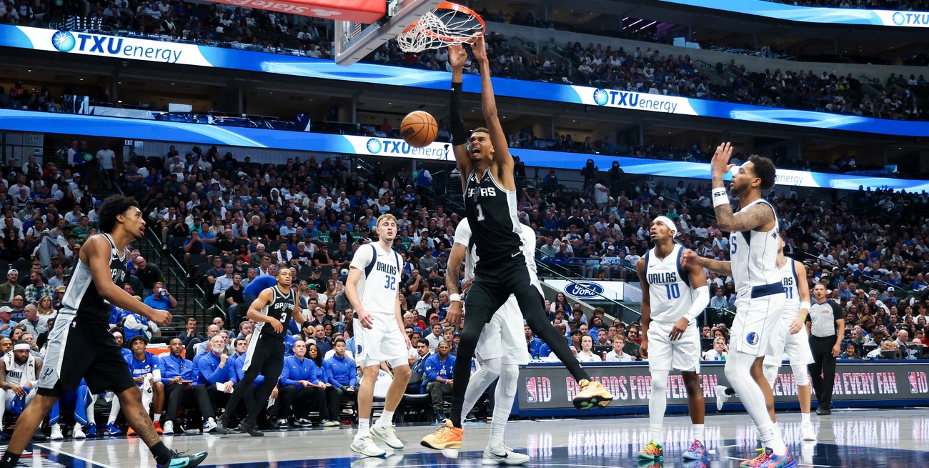 La increíble jugada del francés Wembanyama para la aplastante victoria de los Spurs ante Dallas