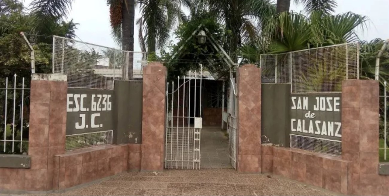 "Coscorrones y birome entre la ropa": separan del cargo a un docente de Vera