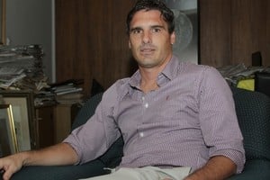 "Lucho" hoy scouting del City. Foto: Manuel Fabatía