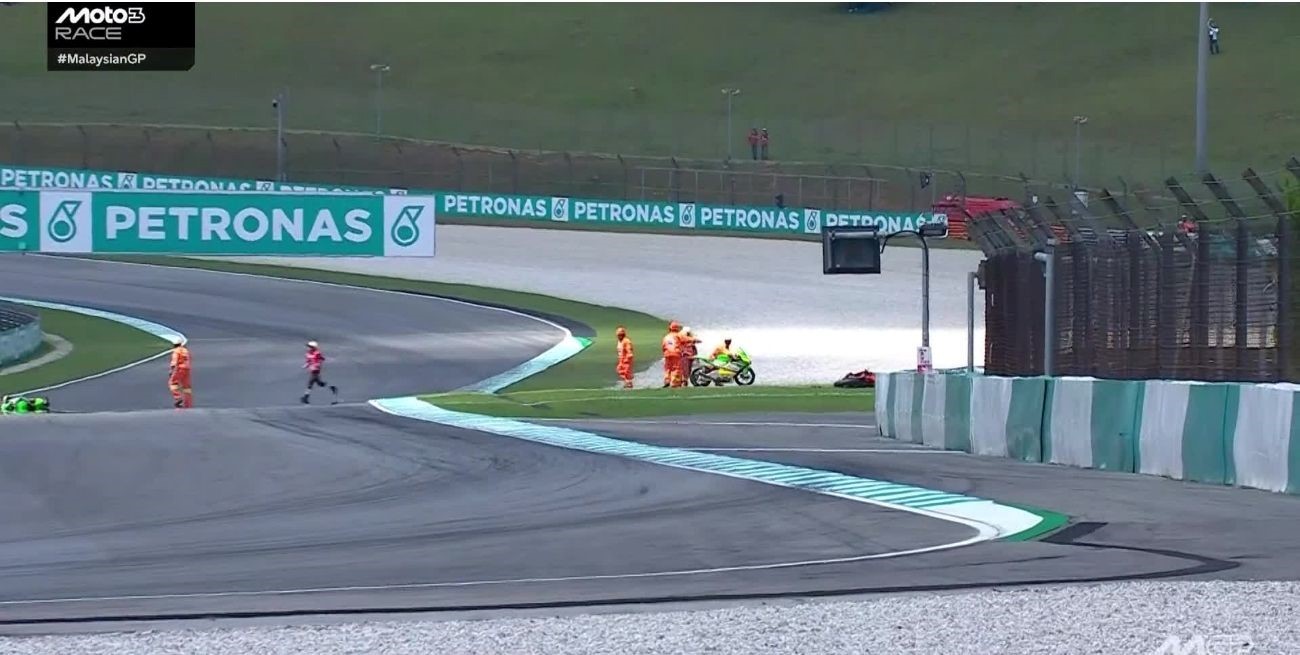 Brutal accidente en Moto3: Rueda y Dettwiler fueron trasladados en helicóptero