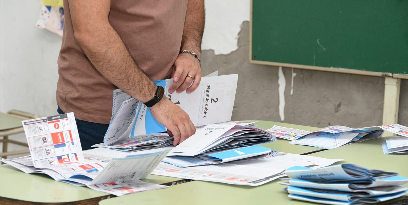 "Con total normalidad" avanza el escrutinio provisorio en Santa Fe 