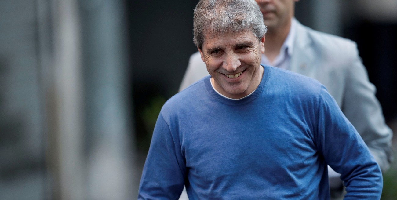 El Gobierno vuelve a enfrentarse al dilema de siempre: juntar reservas sin despertar al dólar