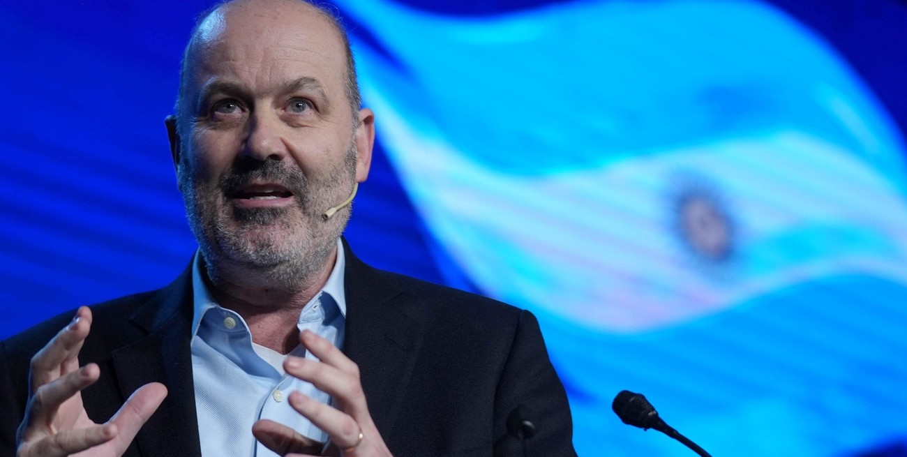 Cruce entre la CGT y Sturzenegger por la aplicación de la reforma y el pago de licencias por enfermedad